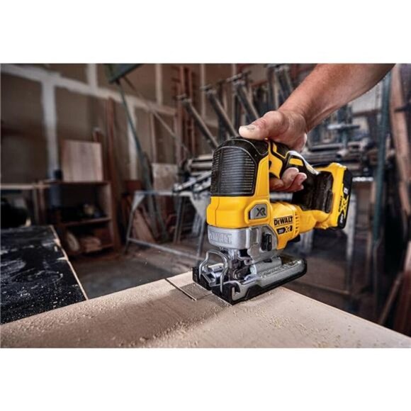 20V MAX XR Jig Saw, 3,200 Blade Speed, Cordless, Brushless Motor, LED Light - Picture 4 of 6